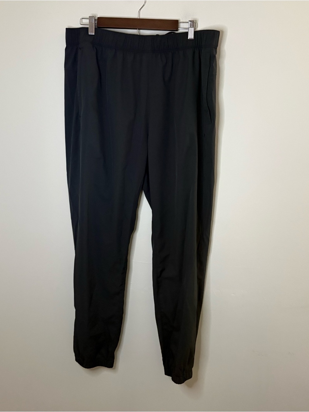 Old Navy Quick Dry Men’s XL Grey Pants Lightweight Jogger Travel Gym